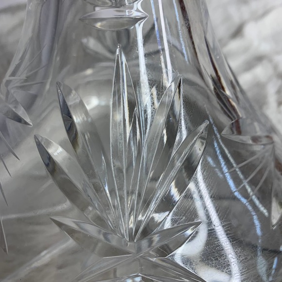 Pinwheel Star Hand Cut Lead Crystal Decanter - Picture 4 of 9